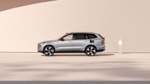Volvo EX30 side